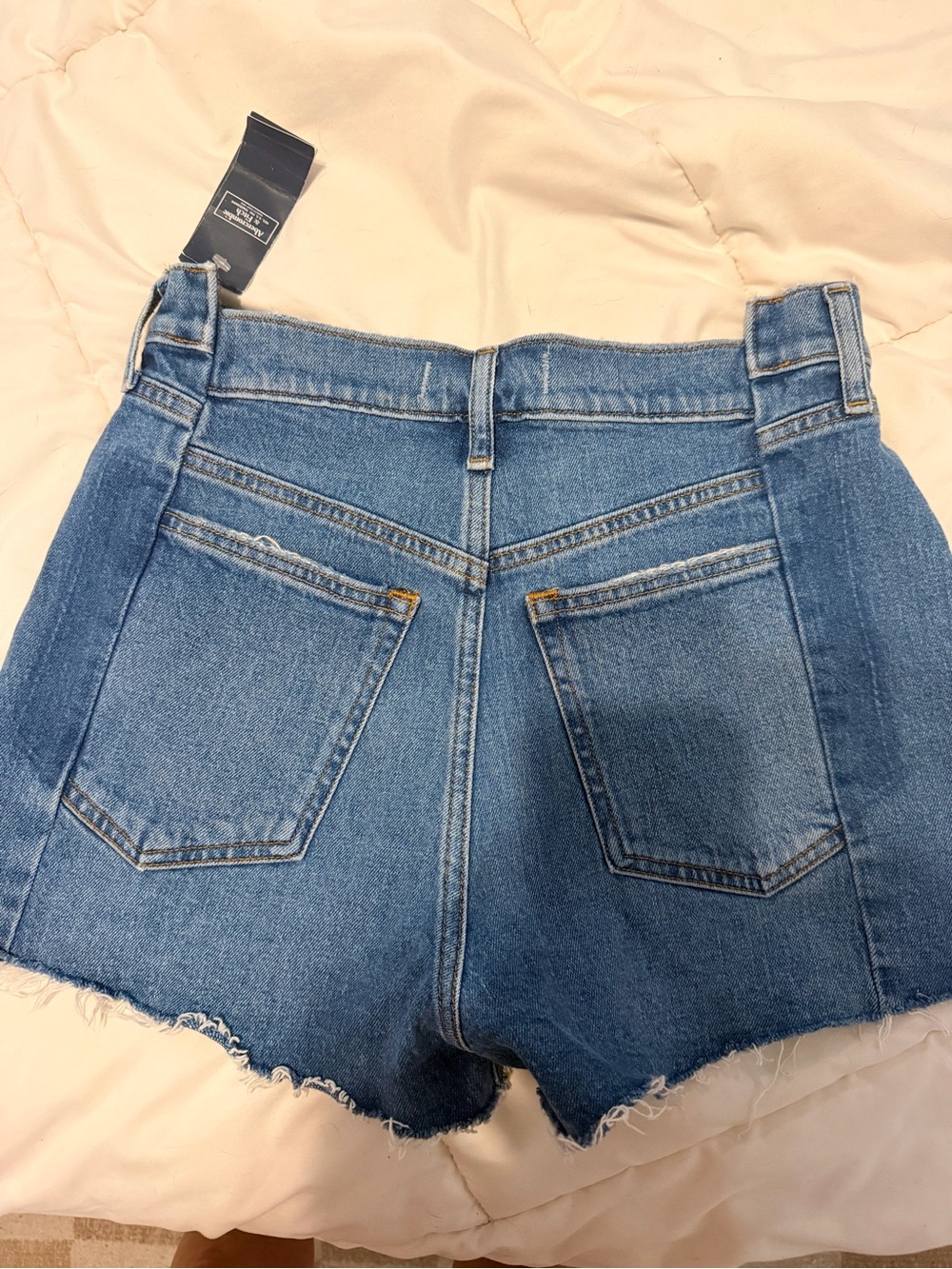 Abercrombie & Fitch Mom High-Rise Denim Shorts - Blue - Picture 4 of 5